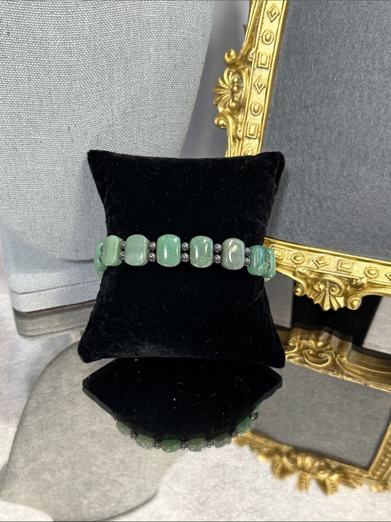 Jewelry - Green Aventurine Stretch Bracelet with Hematite Accents - Unbranded